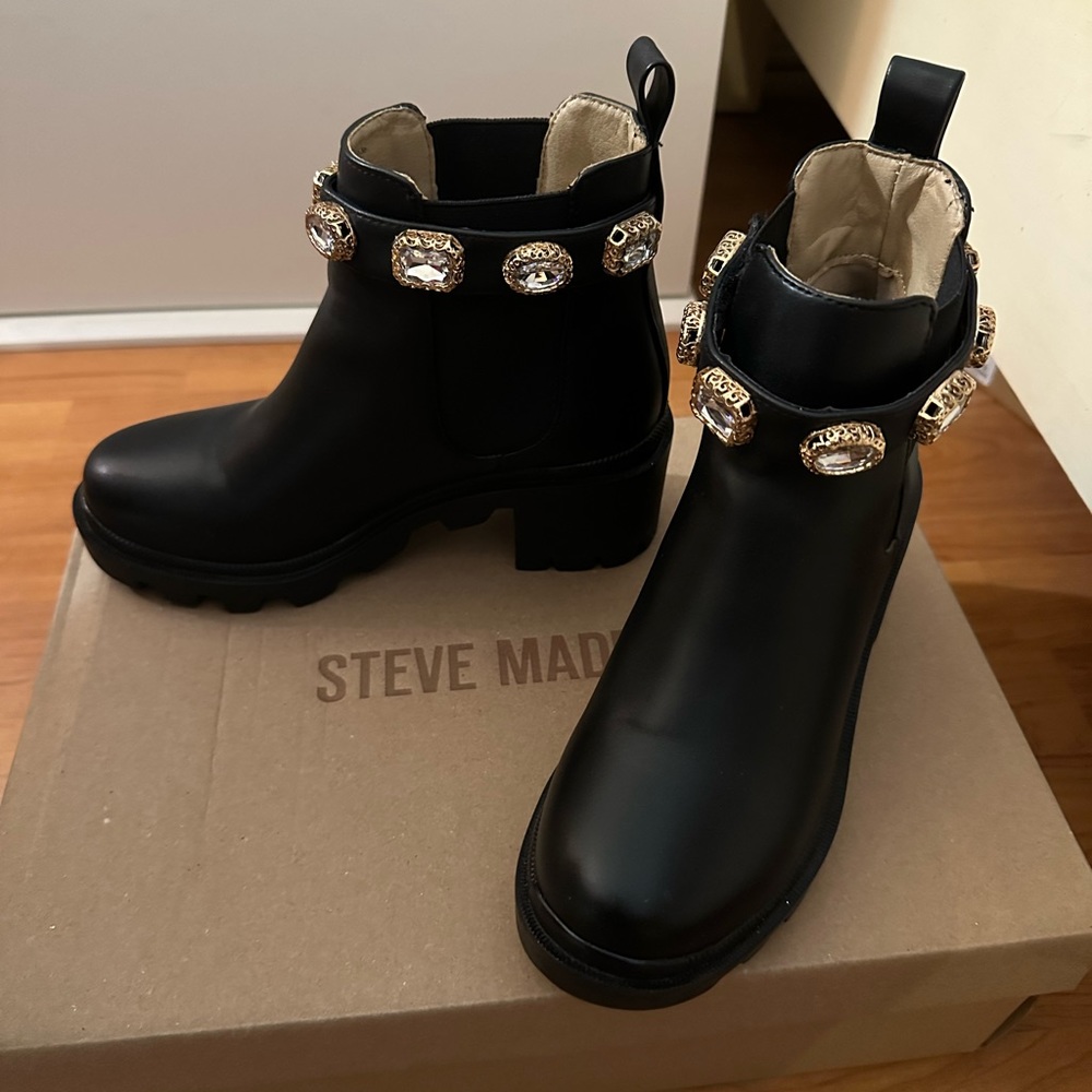 Steve Madden Amulet Booties
